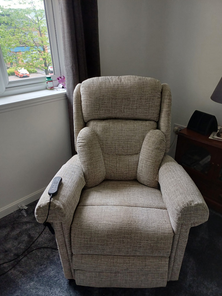 Dorchester Premier Grange Lateral Mocha.