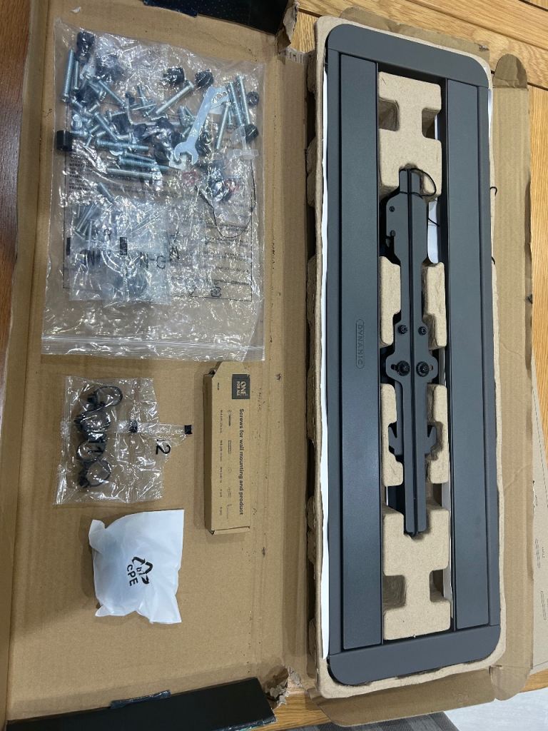 ONE FOR ALL Dynamic Line Universal TV Wall Mount 42-100 inch