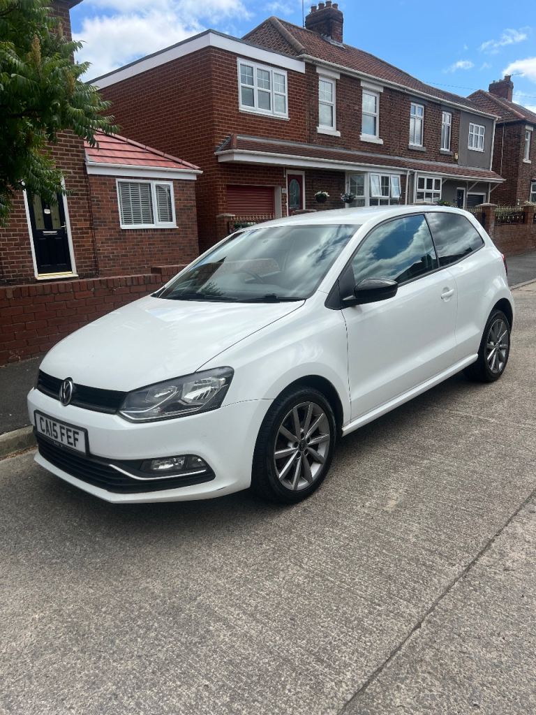 Volkswagen, POLO SE Design 3 door 1000cc - May 27 Mot