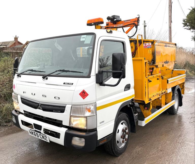 2020 MITSUBISHI CANTER PHOENIX TARMAC HOTBOX 7.5 TON MANUAL EURO-6 3 SEAT U-LEZ