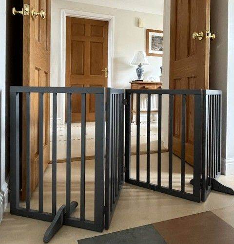 Freestanding Pet / Baby Gates
