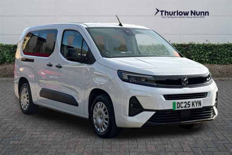 2025 Vauxhall Combo Life Electric 52kWh Design XL MPV 5dr Electric Auto (7.4kW Charger) (136 ps) ...