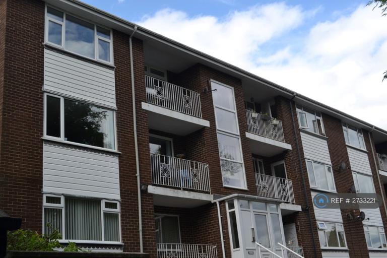 2 bedroom flat in Malvern Road, Bradford, BD9 (2 bed) (#2733221)