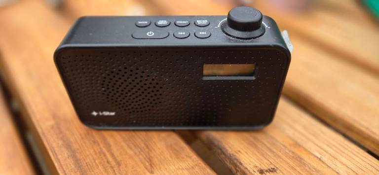 i-Star Portable DAB/FM Radio – Black, Good Condition