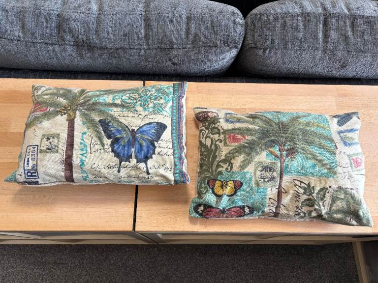 2x Butterfly Palm Tree Decorative Rectangular Pillows 