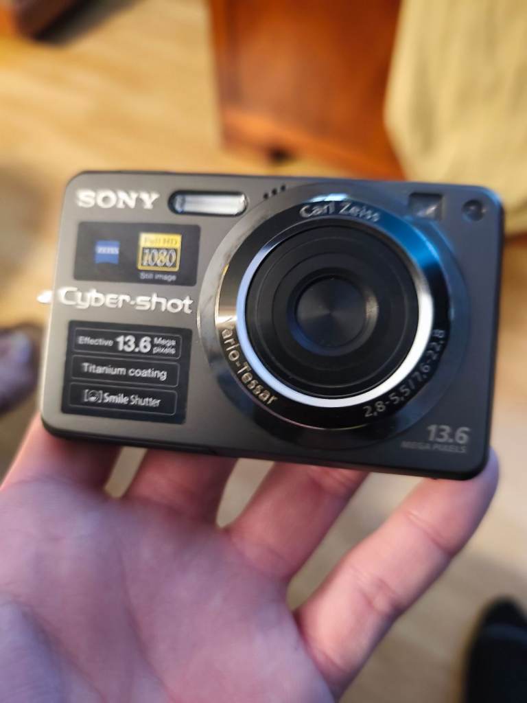 Sony digital camera W300 