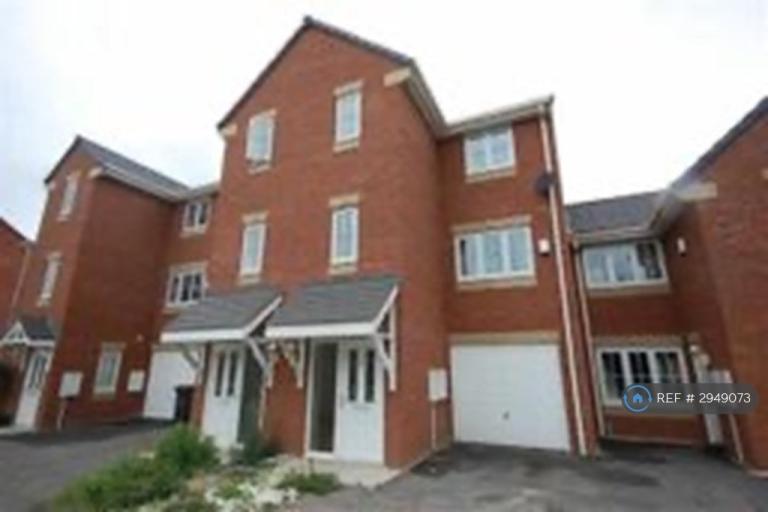 4 bedroom house in Spring Place Gardens, Mirfield, WF14 (4 bed) (#2949073)