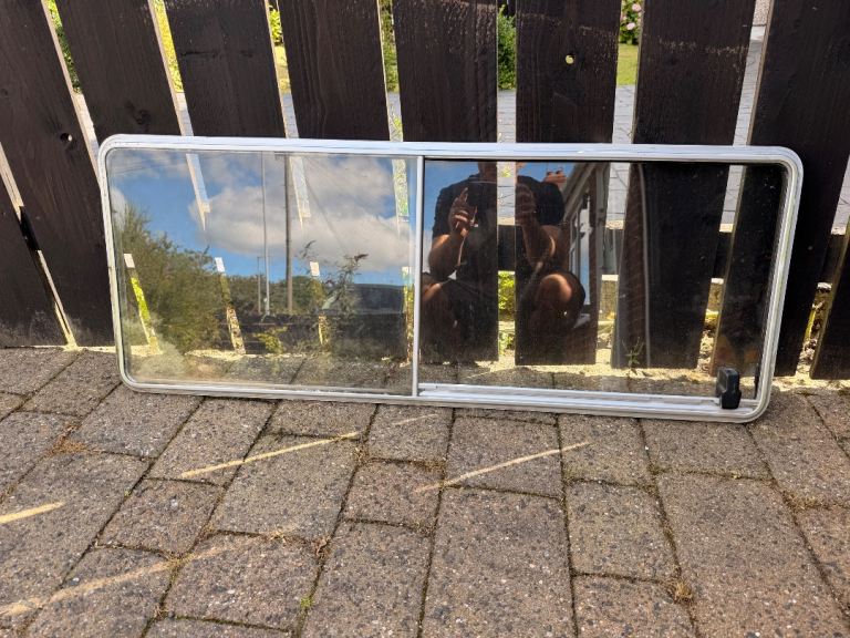 VW T25/T3 Sliding window