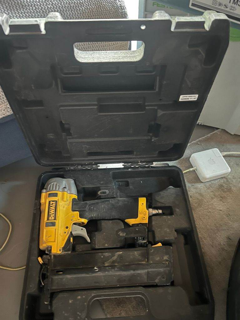 Dewalt DPN1850-XJ DPN1850 compressed air nailer