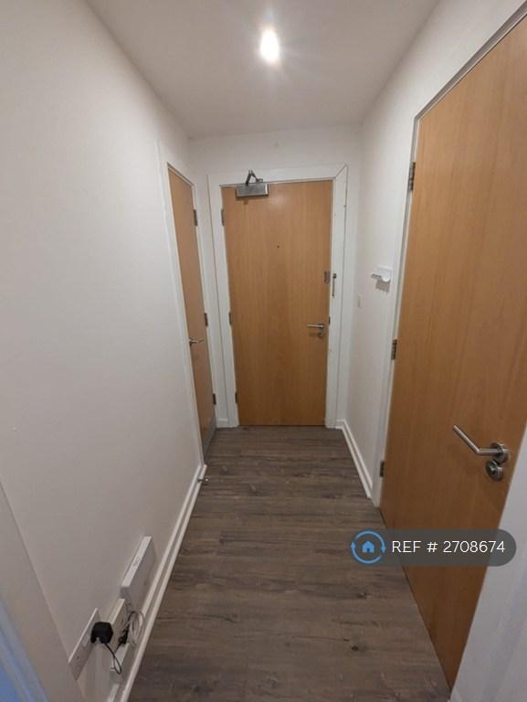 2 bedroom flat in Ordsall Lane, Salford, M5 (2 bed) (#2708674)