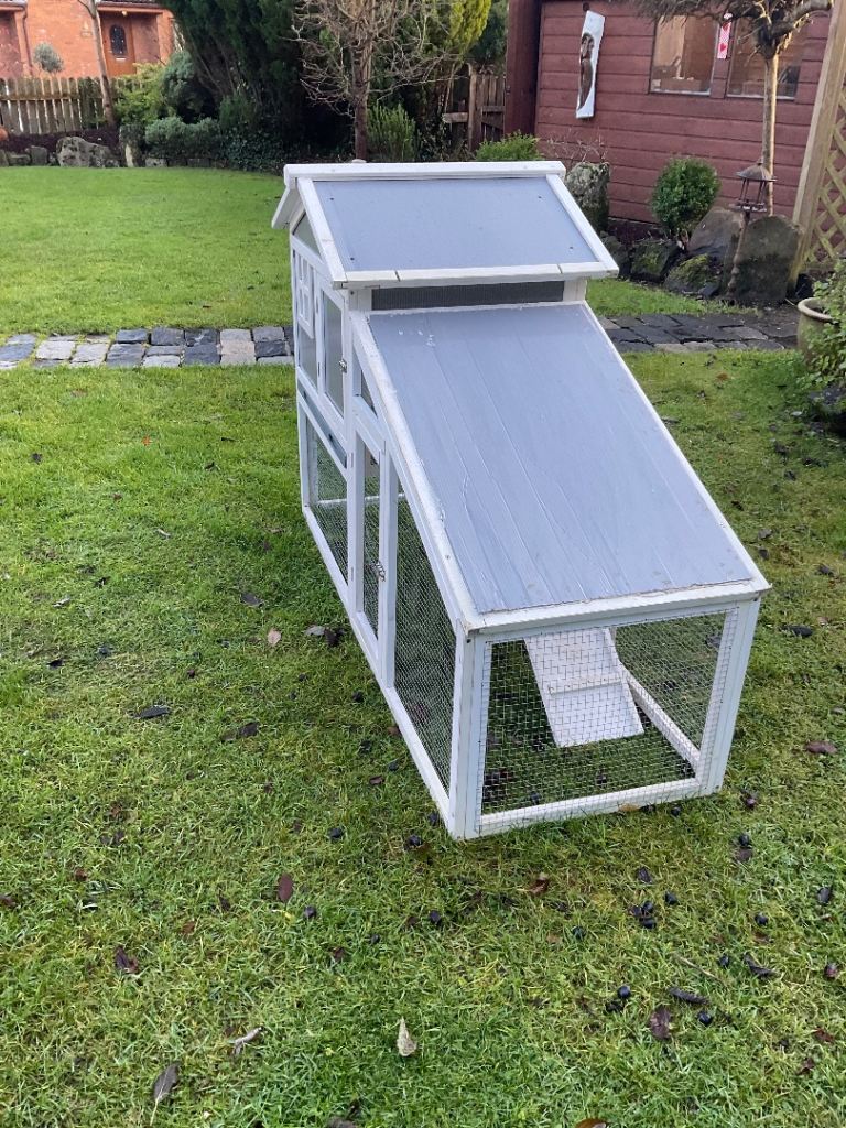 Rabbit / Guinea Pig Hutch. Can deliver. Extras Included Good Condition 