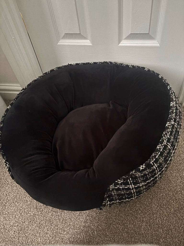 New Lipsy small pet bed