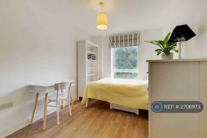 2 bedroom flat in Milles Square, London, SW9 (2 bed) (#2706973)