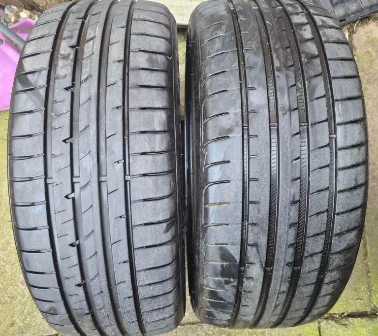 2 x 225/40/19 GOODYEAR RUN FLATS 