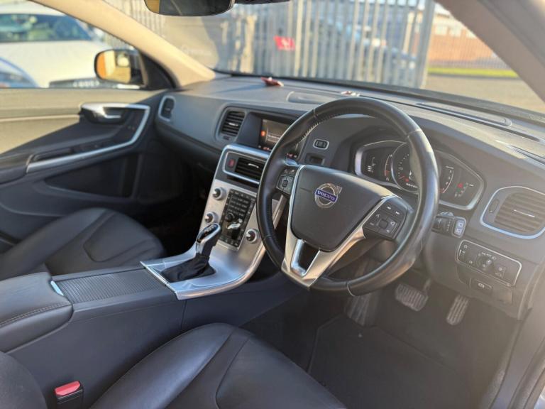 2017 Volvo V60 Cross Country 2.4 D4 Lux Nav Auto AWD Euro 6 (s/s) 5dr ESTATE Diesel Automatic