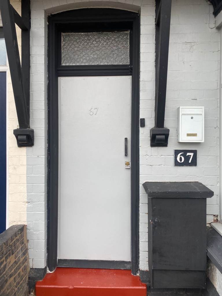 One bed furnished flat Bearwood by park - £950 pm inc c tax and water