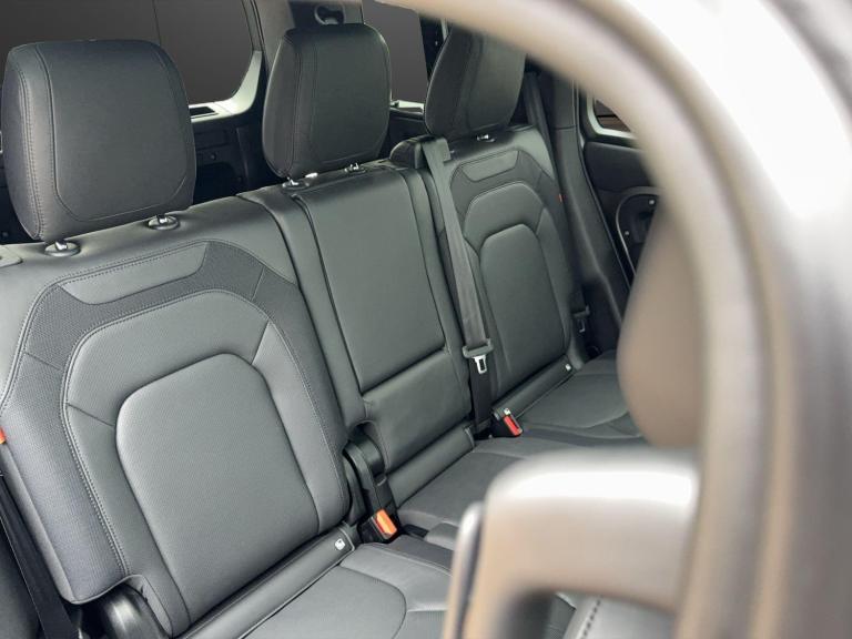  Land Rover Defender 110 3.0 D300 MHEV X-Dynamic HSE Auto 4WD Euro 6 (s/s) 5dr Diesel Automatic