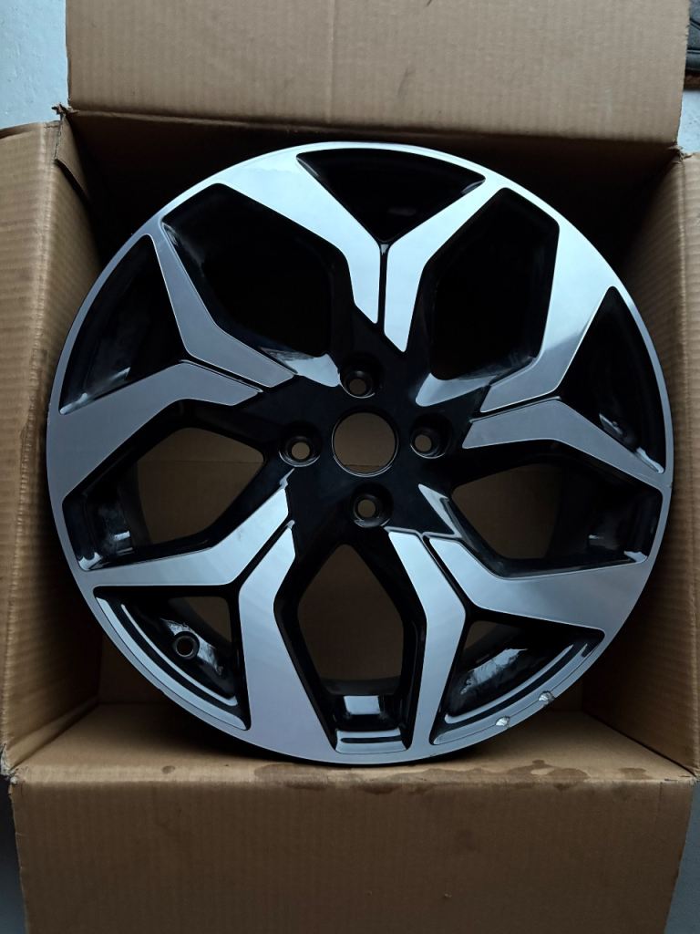 18 inch diamond cut alloy wheel  
