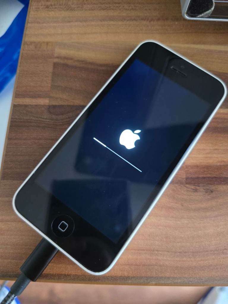 iPhone 5C 8GB White - Vodafone - Great condition