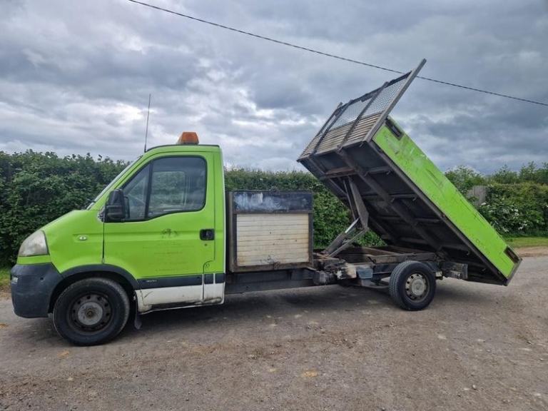 3500 2.5 DTI LWB TIPPER - STOARGE LOCKER 3.5 TON