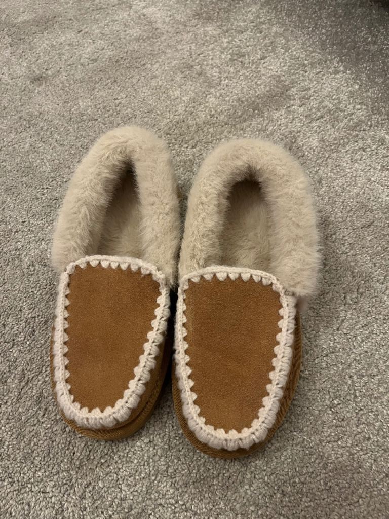 New next sheepskin slippers size 3