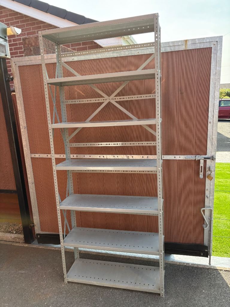 METAL SHELVING 