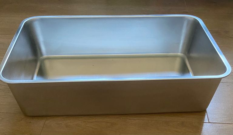 Stainless steel cat litter tray