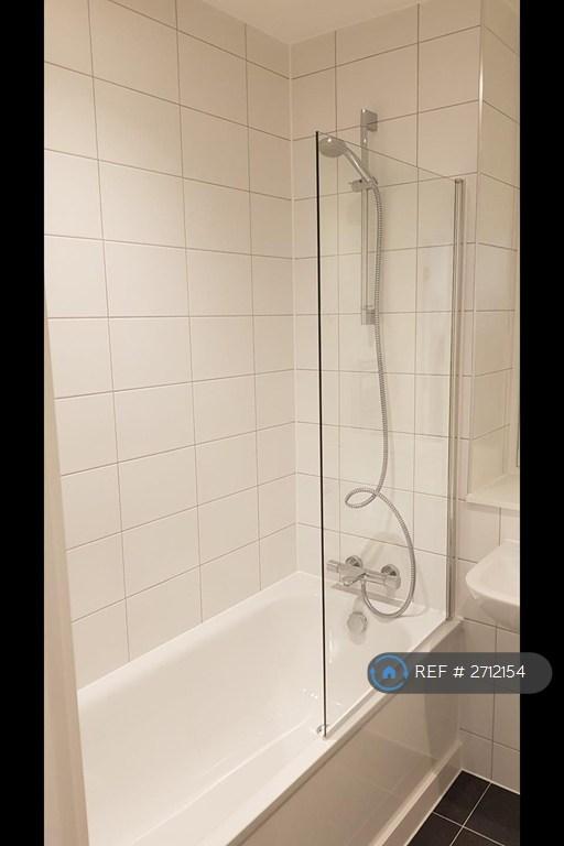 2 bedroom flat in Wharf End, Trafford Park, Manchester, M17 (2 bed) (#2712154)