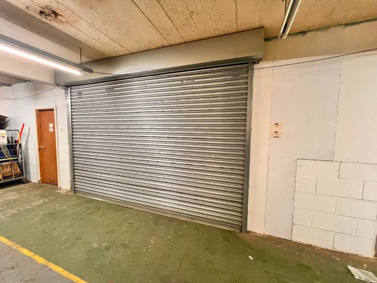 Commercial / Industrial / Warehouse Unit to let in Bradford BD3- 2500 Sq Ft