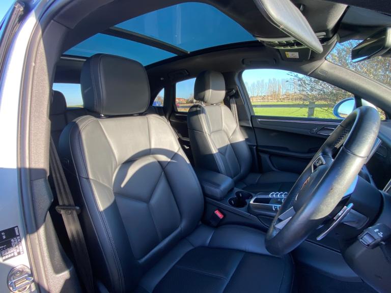 2020 Porsche Macan 2.0T PDK - Panoramic Sunroof &amp; Bose Audio &amp; PASM &amp; Huge Spec 4x4 P...