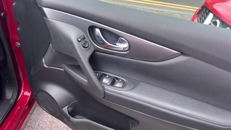 Nissan qashqai N1.5 dCi 115 N-Connecta 5dr 2 owners full Nissan history stunning