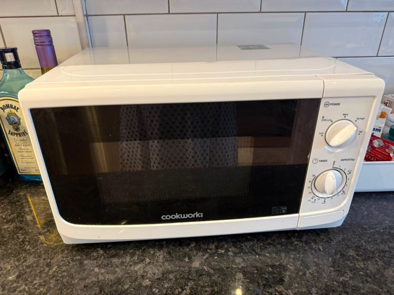 Cookworks White Microwave Oven - Good Condition