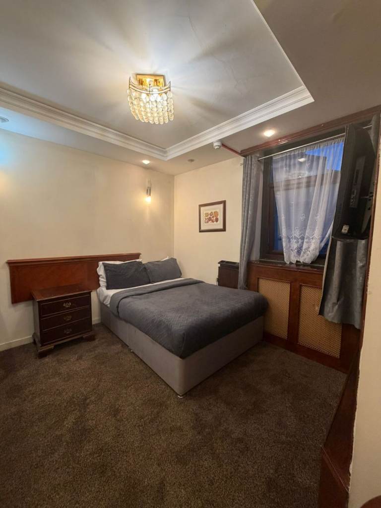 Spacious & Cosy Studio for Rent in - TW7 5NA