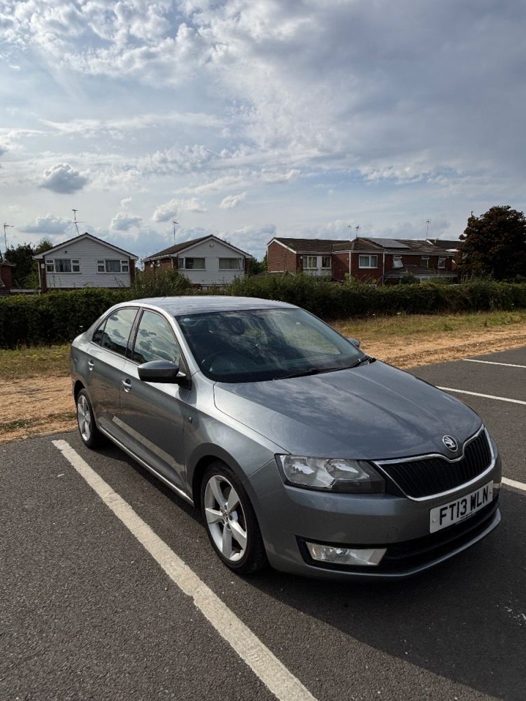 Skoda, RAPID, Hatchback, 2013, Manual, 1598 (cc), 5 doors
