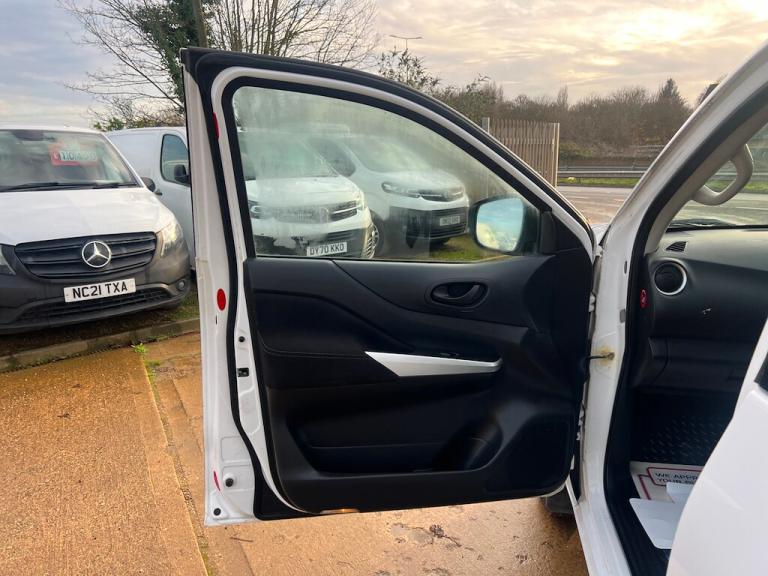 2018 Nissan Navara 2.3 dCi Visia King Pickup Extended Cab 4dr Diesel Manual 4WD Euro 6 (s/s) ( Pi...