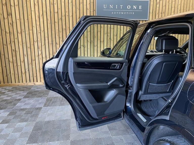 2022 Porsche Cayenne V6 E-Hybrid SUV HYBRID Automatic