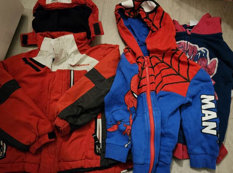 A bundle of Baby / Kid waterproof coat Jackets / spiderman hoodiesboy 4 to 6 years old