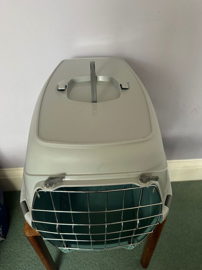 Cat carrier 