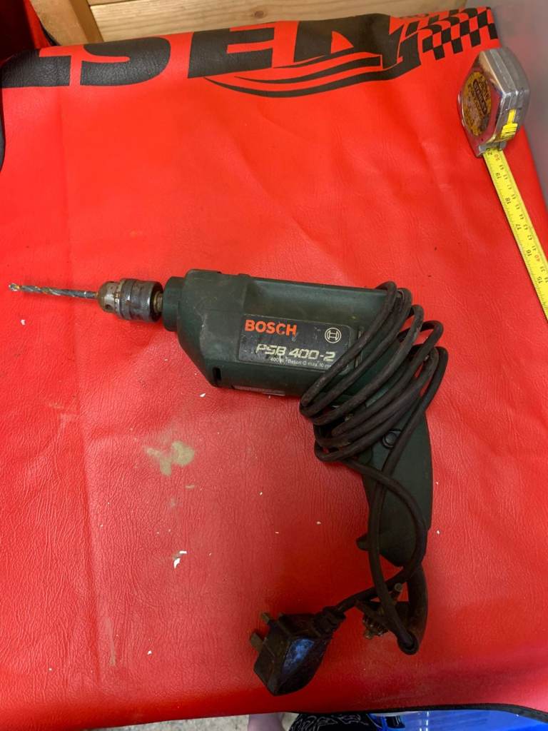 BOSCH HAMMER DRILL - PSB 400-2 - WITH CHUCK KEY - Used but in fully working condition.