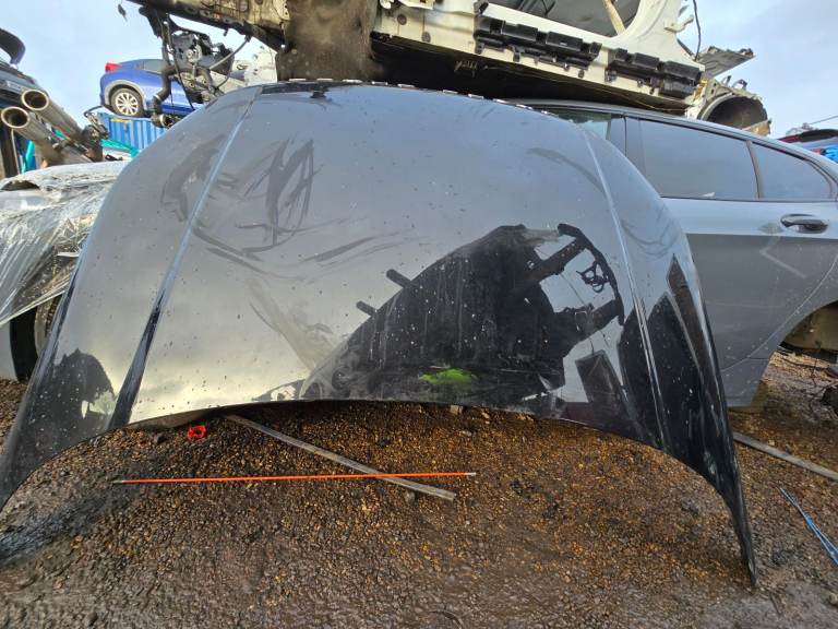 RANGE ROVER EVOQUE BONNET HOOD Panel BLACK  Breaking Parts 