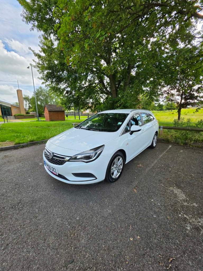 Vauxhall, ASTRA, Estate, Service History- Ambient Light- Carplay