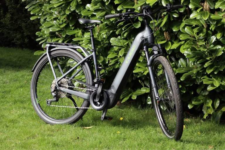 2021 cube electric hybrid touring bike low miles