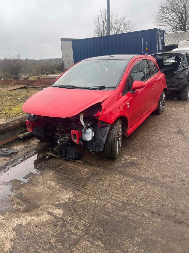 CORSA D LIMITED EDITION BREAKING 