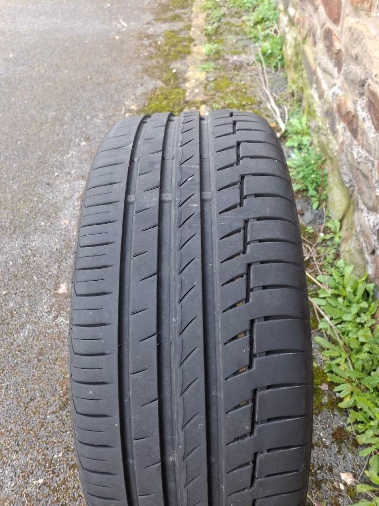 Car tyre