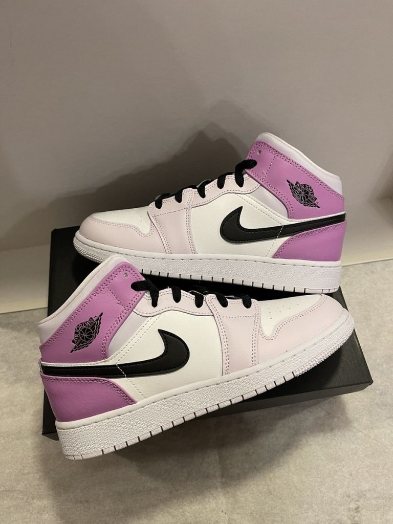Air Jordan 1 Mid ‘Violet Frost’ / Purple & White