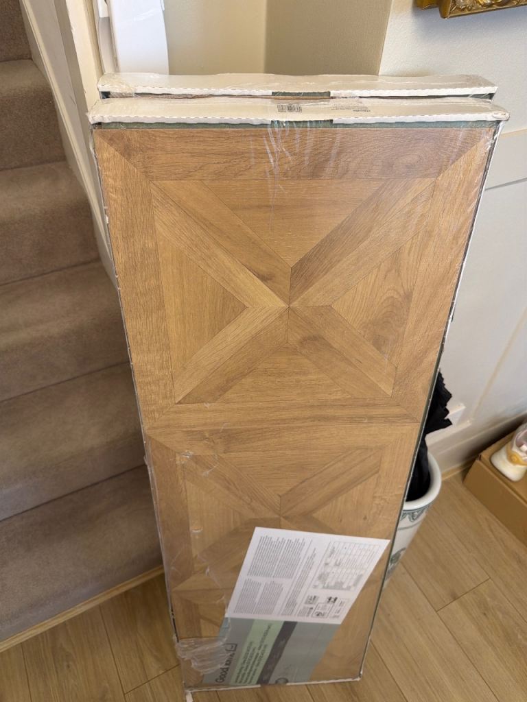 New Wood Effect laminate Flooring – Unopened Pack