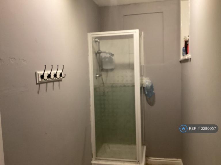 6 bedroom house in Beech Grove, Ashton-On-Ribble, Preston, PR2 (6 bed) (#2280957)