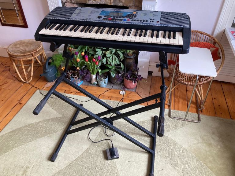 Yamaha PSR-225GM 61-Key Digital Keyboard with robust adjustable stand