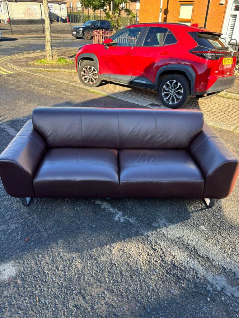 Brown Leather 3-Seater Sofa – excellent Condition