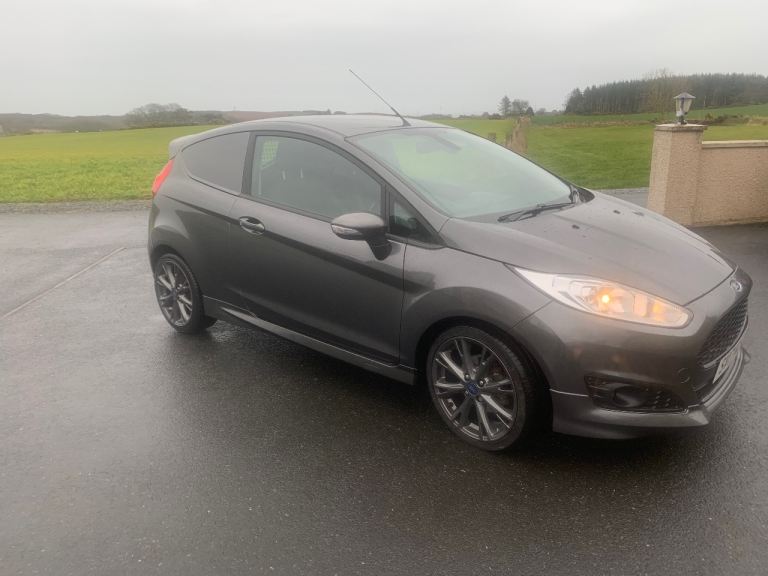 Ford fiesta sport van